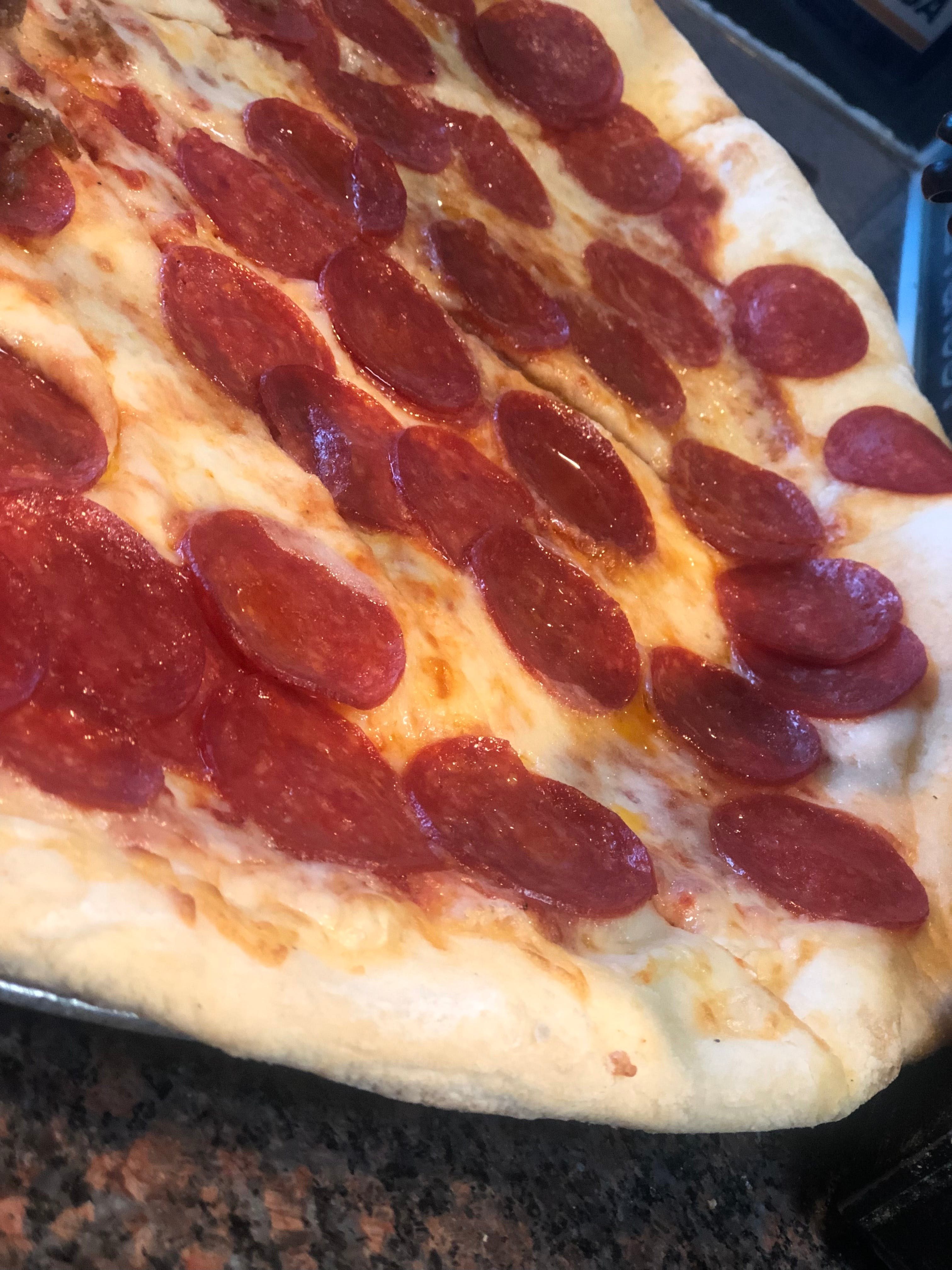Pepperoni Pizza (18").